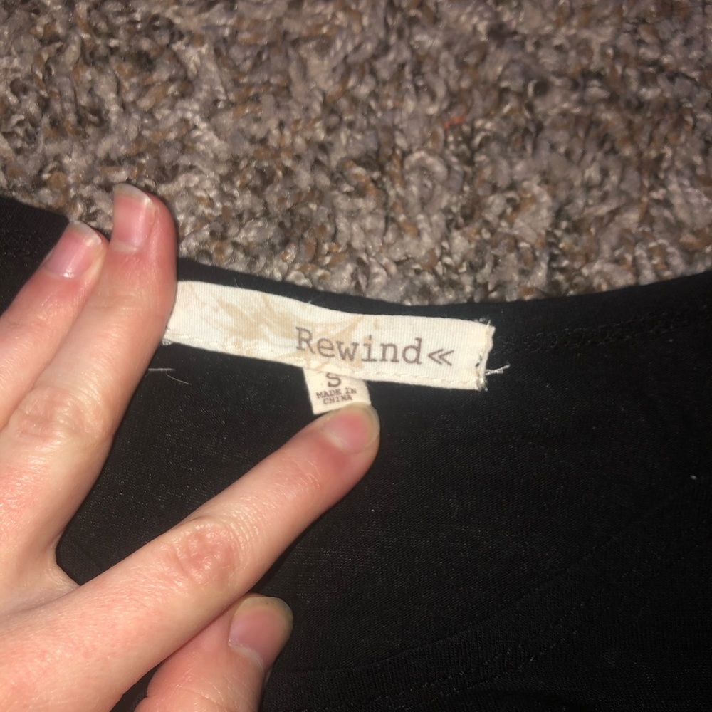 Basic Cropped Tank - Picture 2 of 2